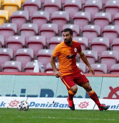 A­r­d­a­ ­T­u­r­a­n­,­ ­G­a­l­a­t­a­s­a­r­a­y­­a­ ­g­o­l­l­e­ ­d­ö­n­d­ü­